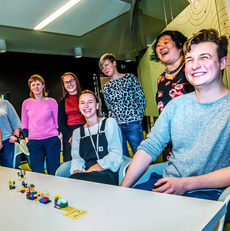 about-us_workshops-for-team_bricksandbrains about-us_workshops-for-team_bricksandbrains